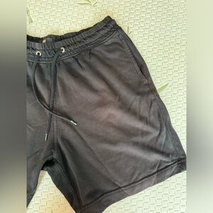 H&M size M black shorts. Very good condition